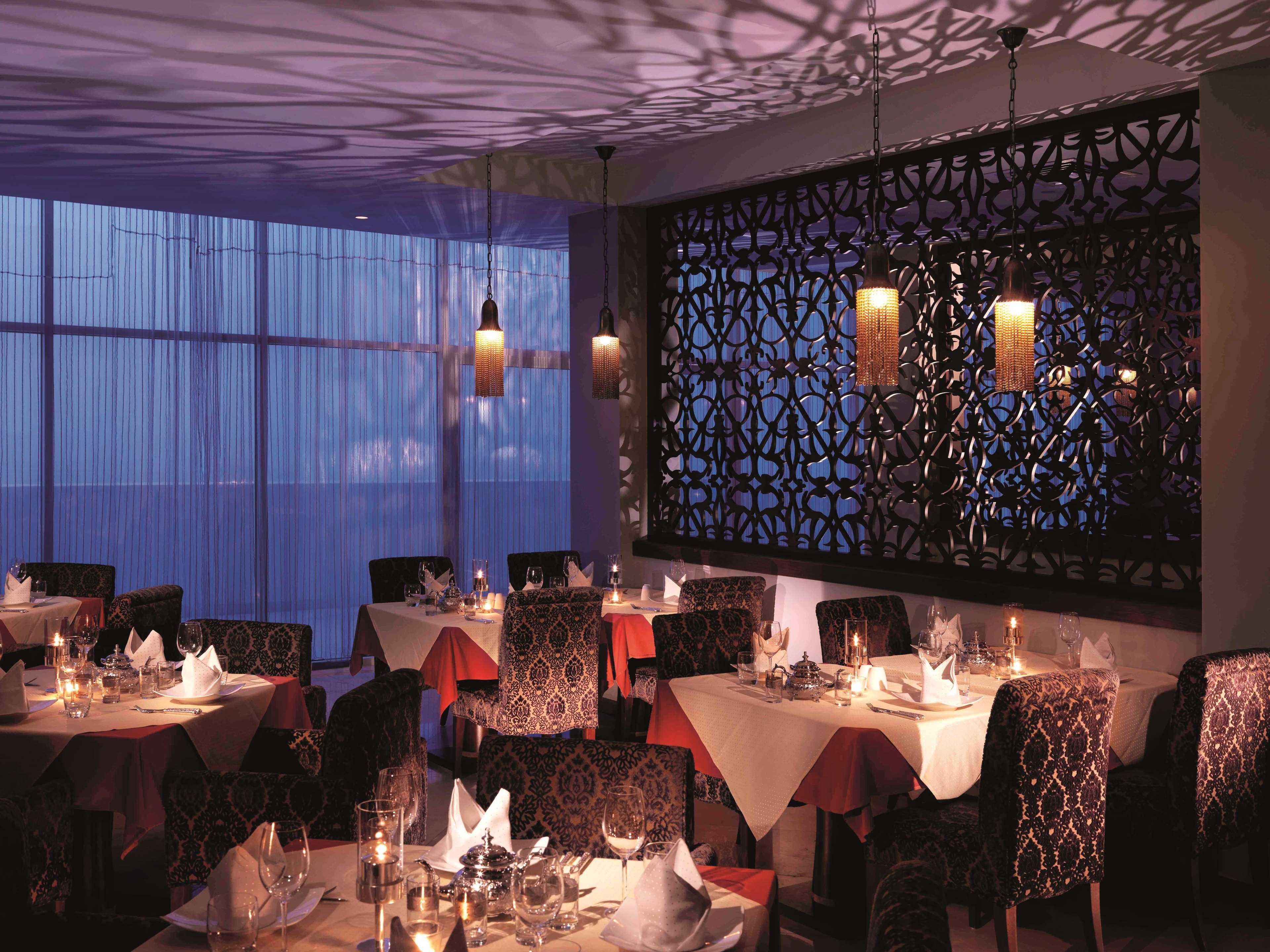 富吉拉丽笙度假酒店 餐厅 照片 The restaurant