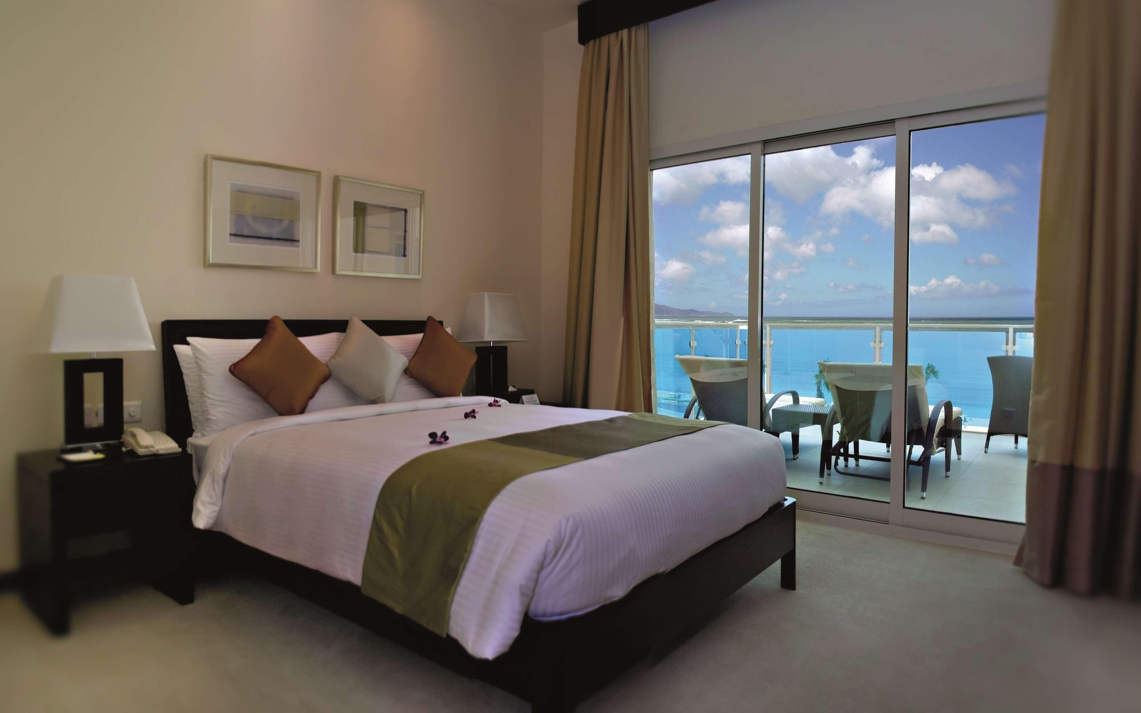 富吉拉丽笙度假酒店 外观 照片 A bedroom at the resort