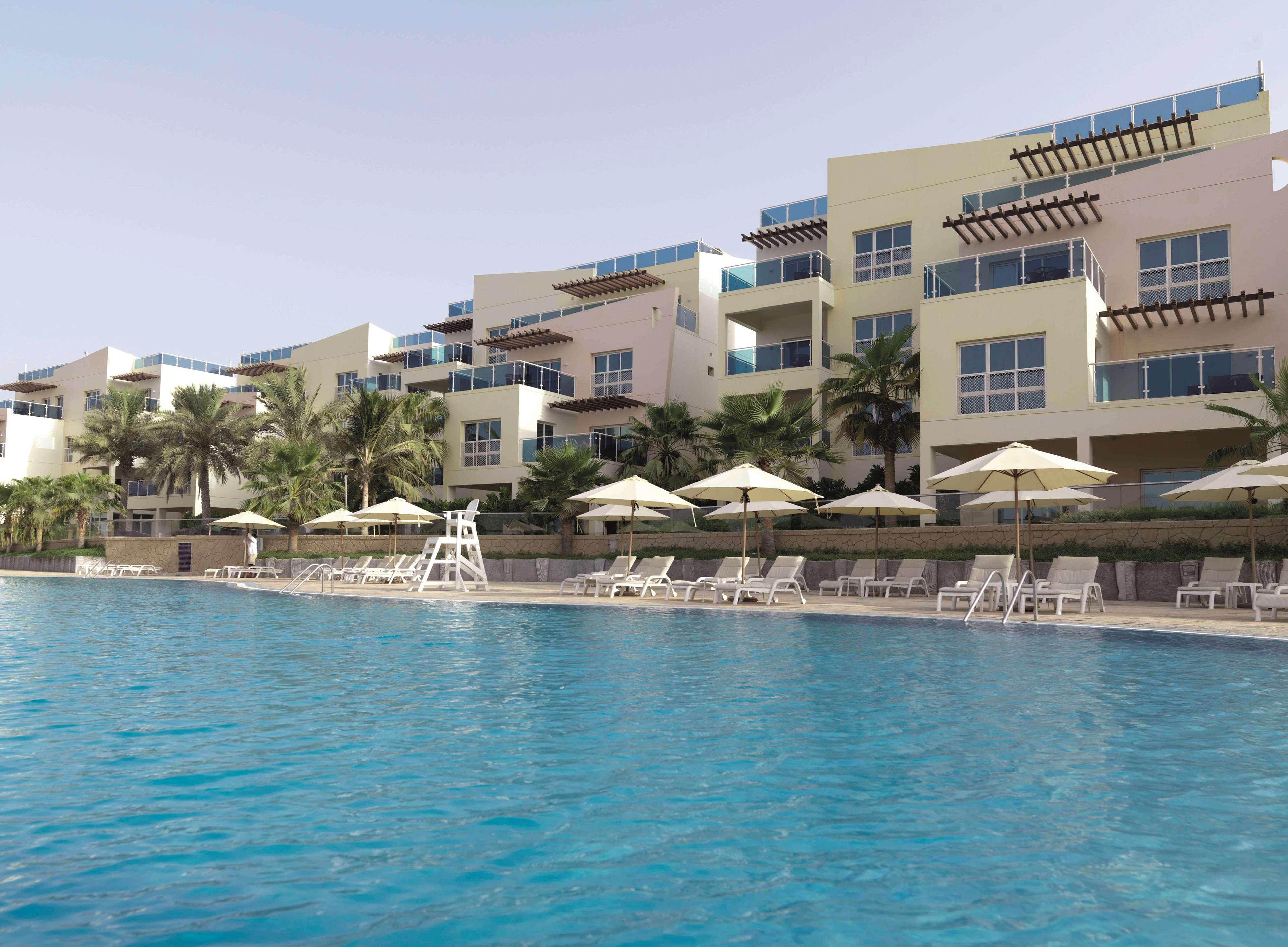 富吉拉丽笙度假酒店 外观 照片 The swimming pool at the resort