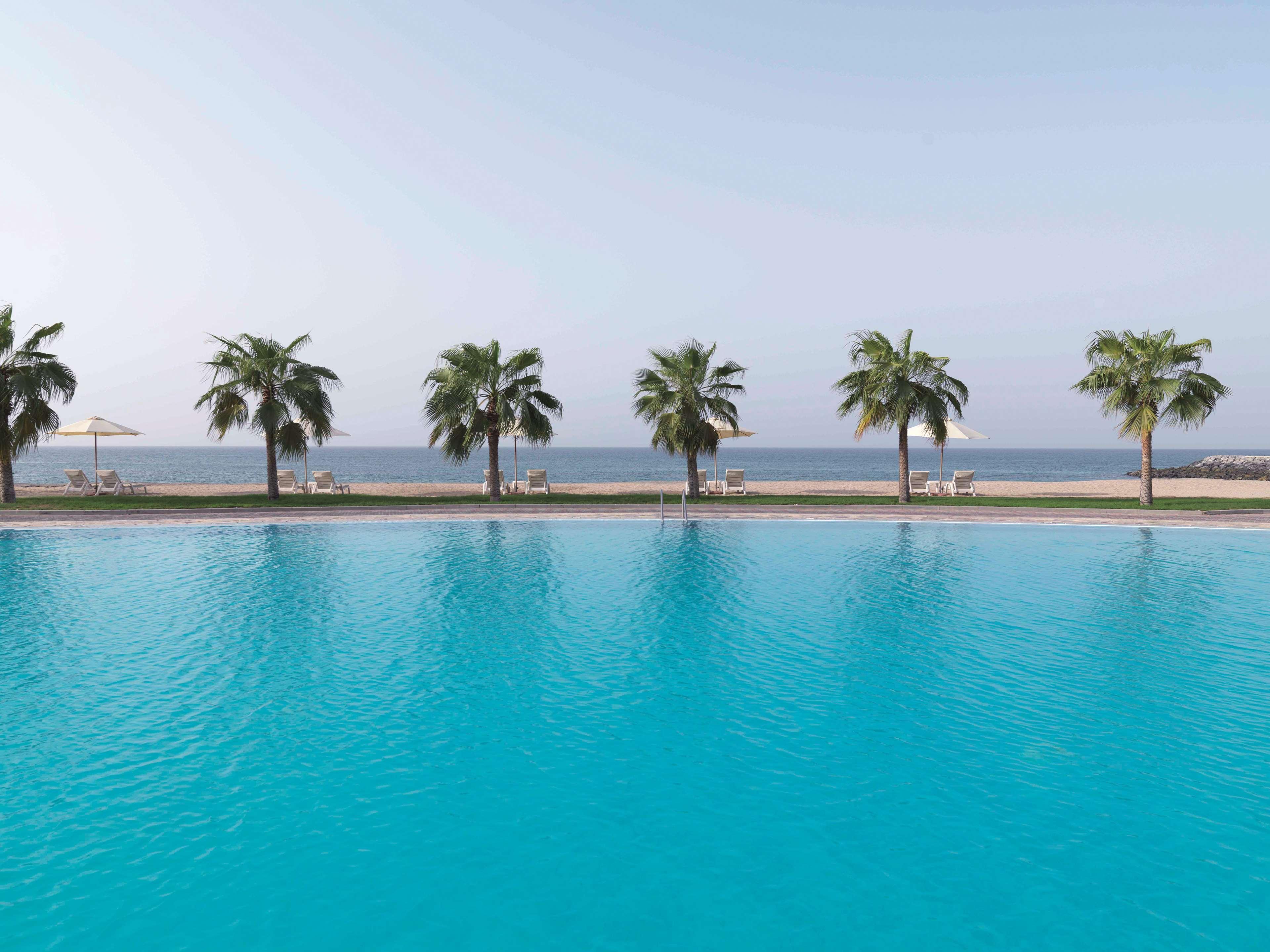 富吉拉丽笙度假酒店 外观 照片 The pool at the Kempinski Hotel, Muscat