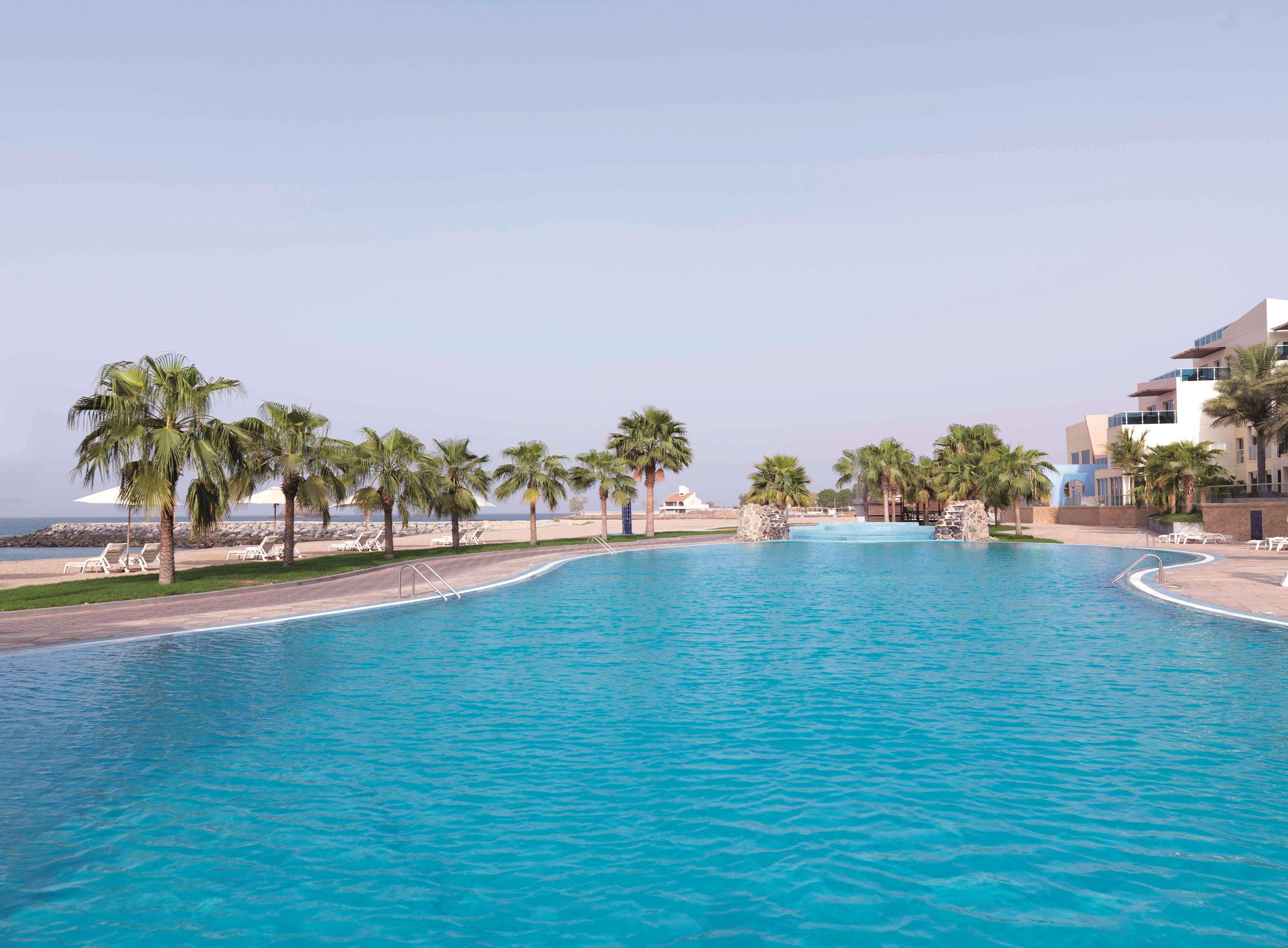 富吉拉丽笙度假酒店 外观 照片 The swimming pool at the resort
