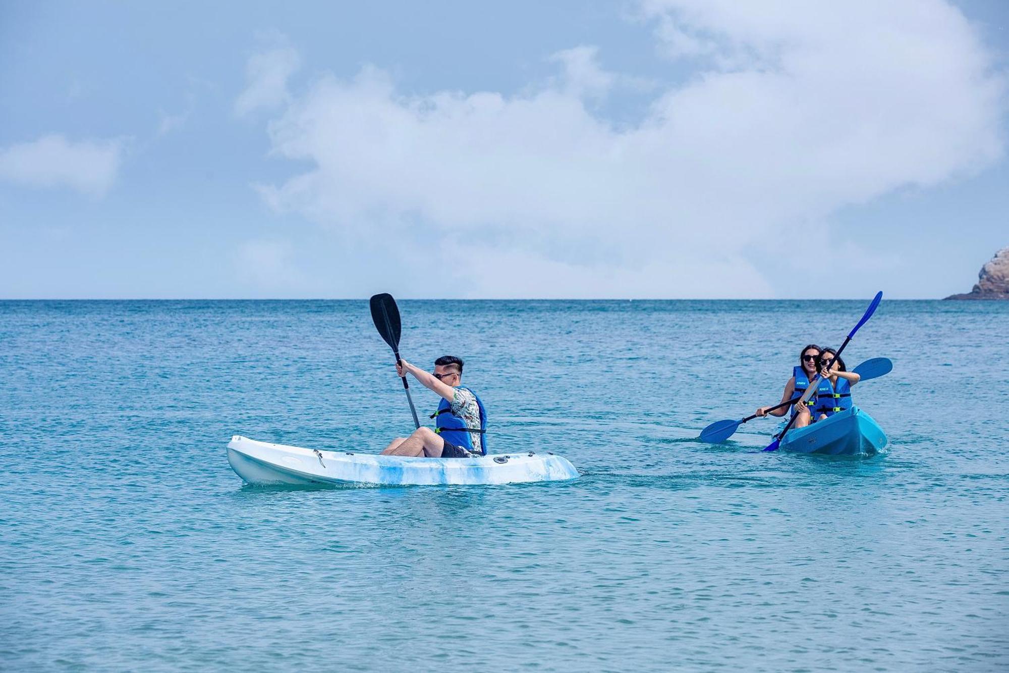 富吉拉丽笙度假酒店 外观 照片 Kayaking in Pattaya